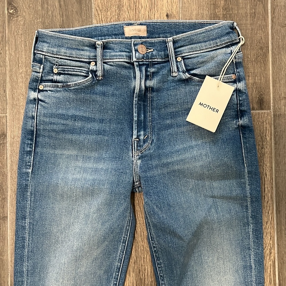NWT MOTHER The Mid Rise Dazzler Ankle Fray Jeans Size 26 - Picture 8 of 12